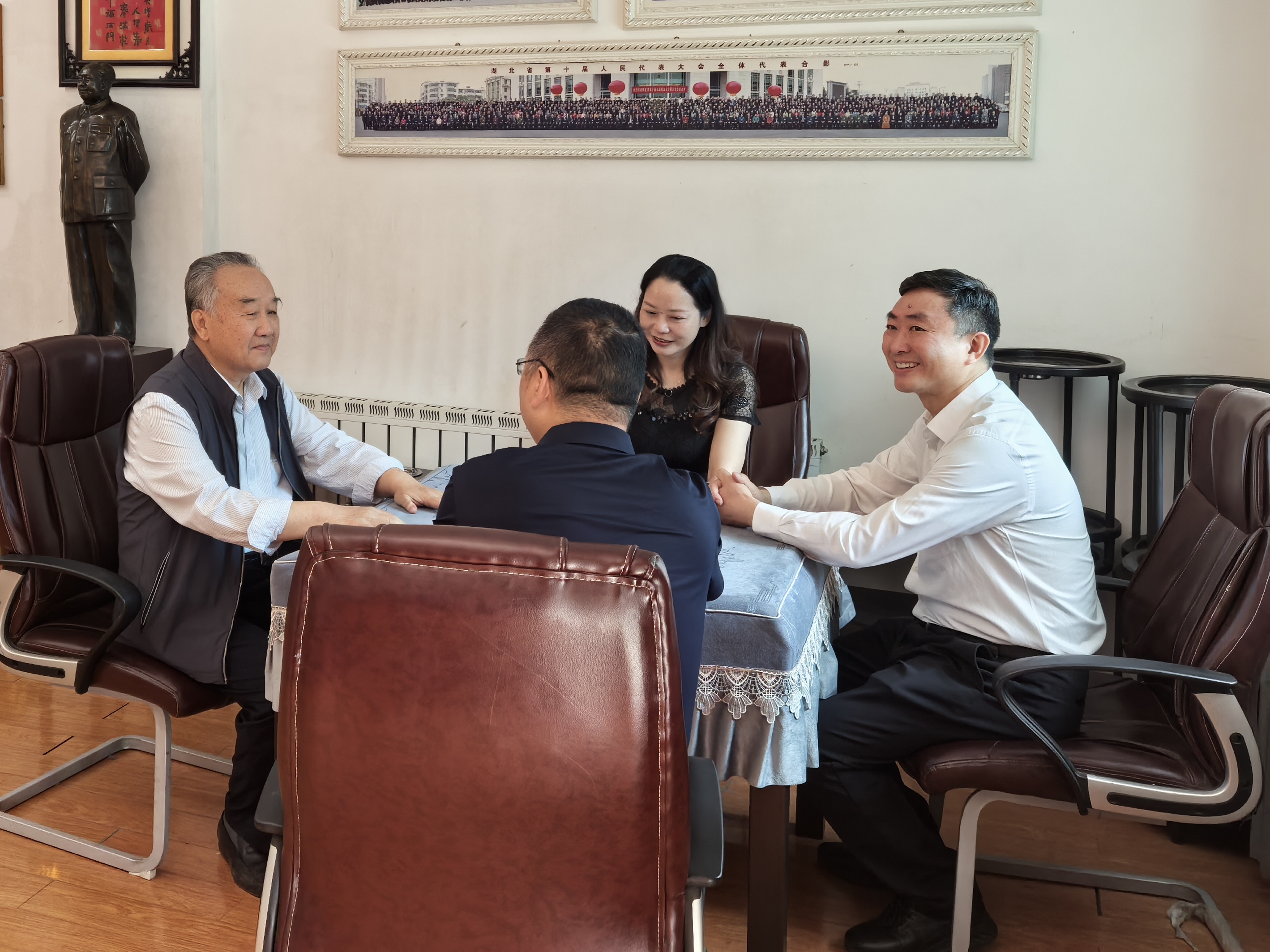尊崇贤商寻初心   学习标杆促发展