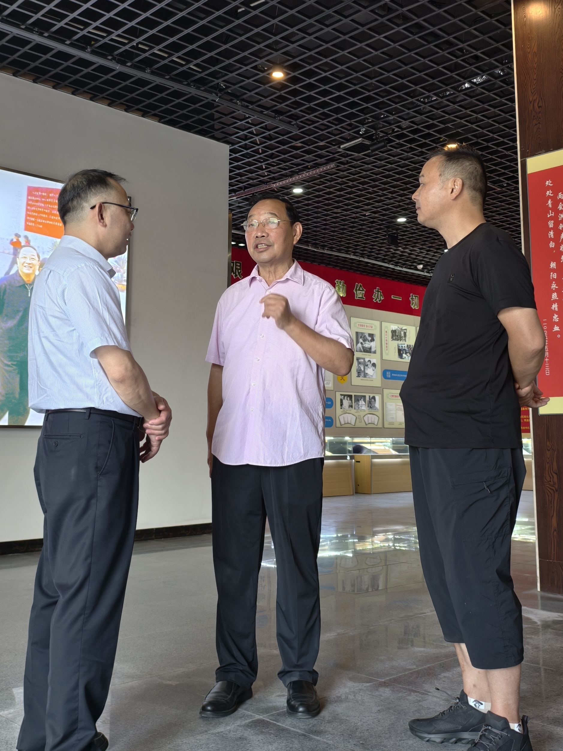 专家访玉立   共探新发展