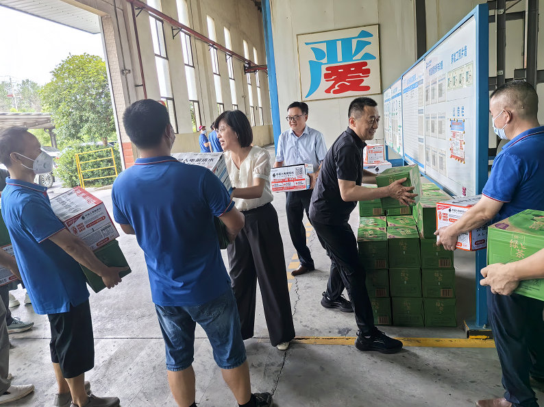 炎炎夏日送清凉   心系一线暖人心